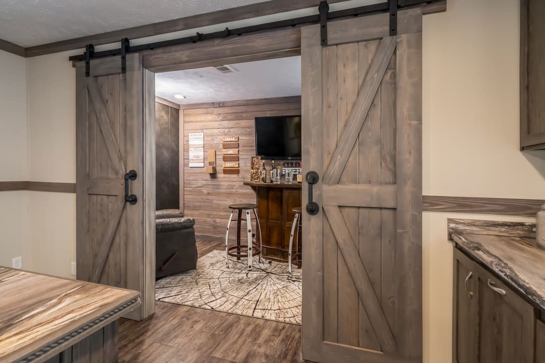 Md-44-32 housecat interior home features